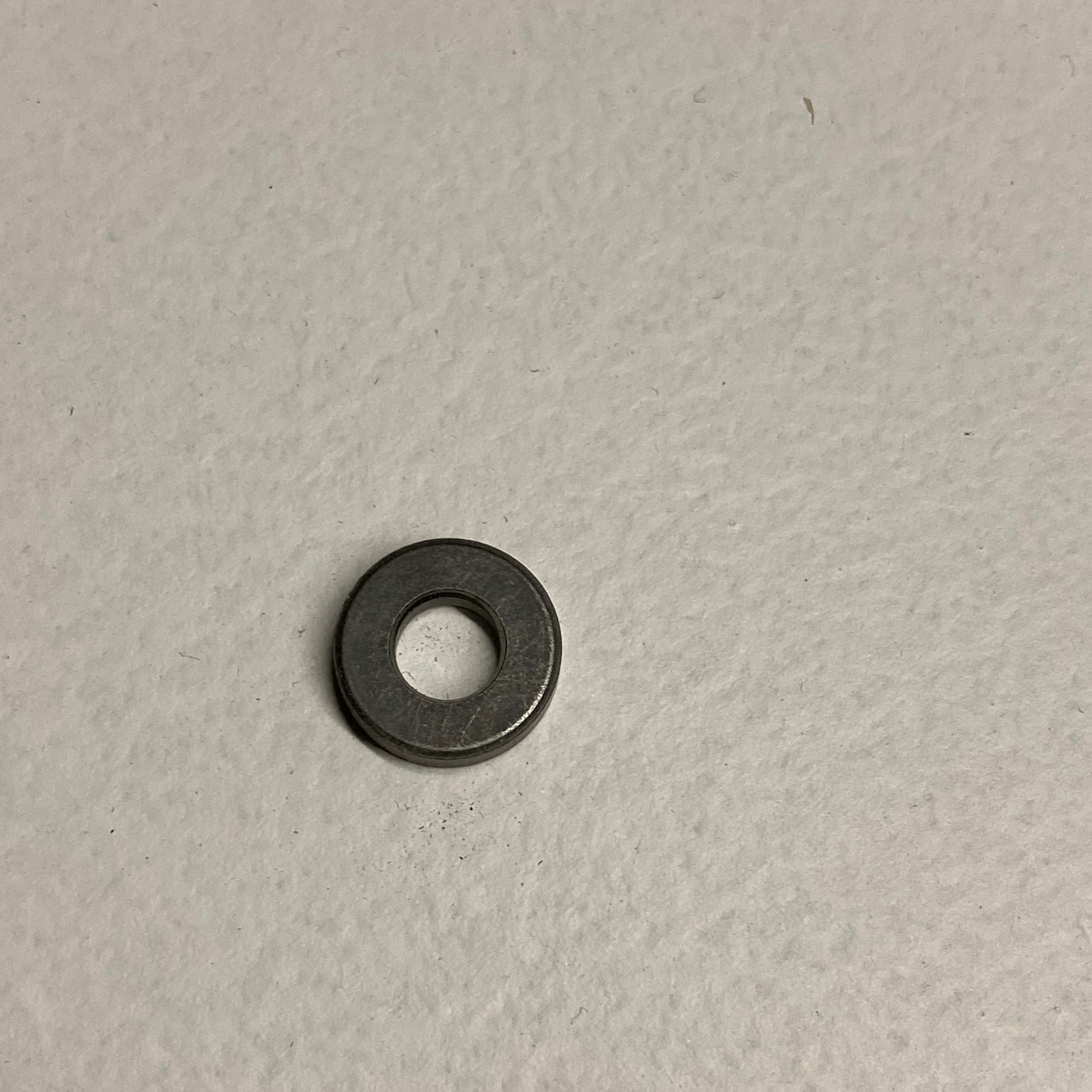 Titan 704-558 Outlet Valve Seat
